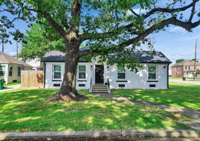 Single family home for sale at 3143 Oakdale St, Houston, TX 77004 | MLS# 42622869