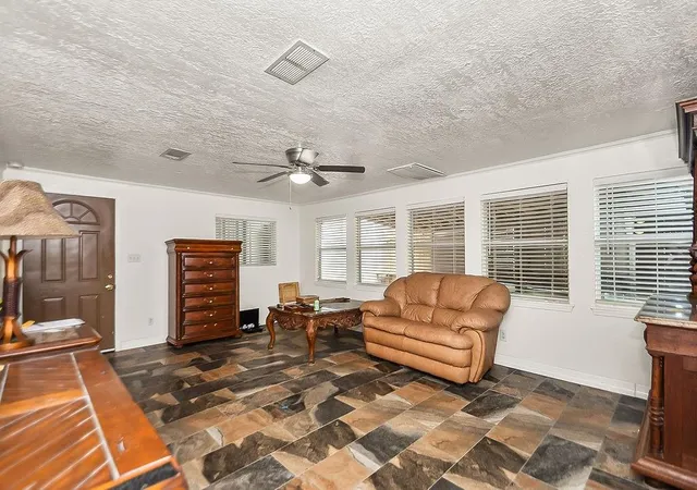 Photo 4 of Single family home for sale at 4415 W Bayshore Dr, Bacliff, TX 77518 | MLS# 17953520 | Listing updated on 2026-09-09