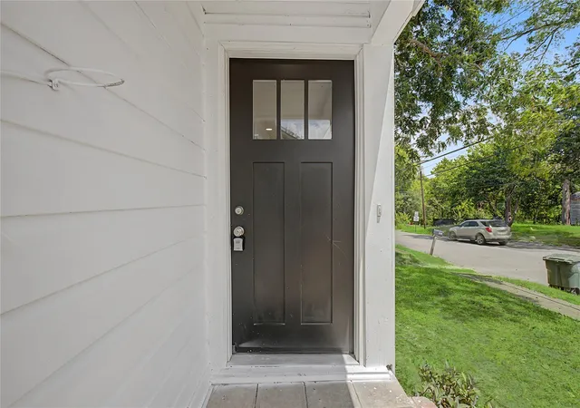 Photo 3 of Single family home for sale at 632 University Ave, Huntsville, TX 77320 | MLS# 89744148 | Listing updated on 2026-09-21