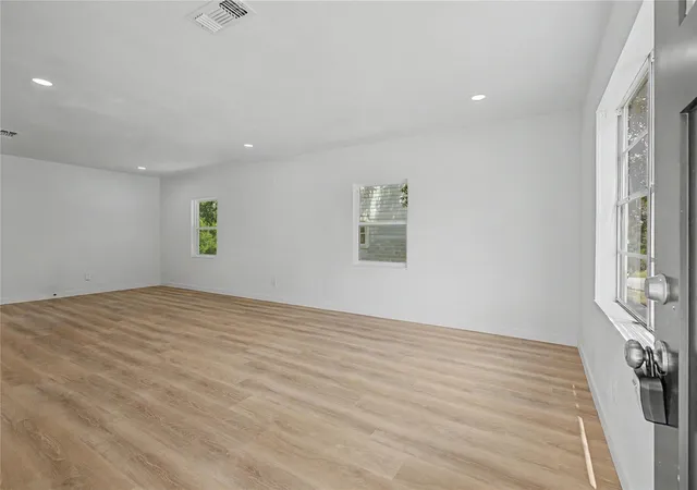 Photo 3 of Single family home for sale at 632 University Ave, Huntsville, TX 77320 | MLS# 89744148 | Listing updated on 2026-09-21