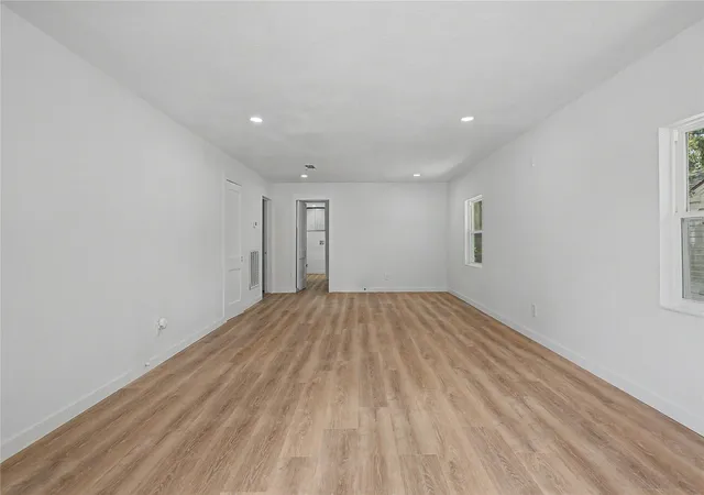 Photo 4 of Single family home for sale at 632 University Ave, Huntsville, TX 77320 | MLS# 89744148 | Listing updated on 2026-09-21