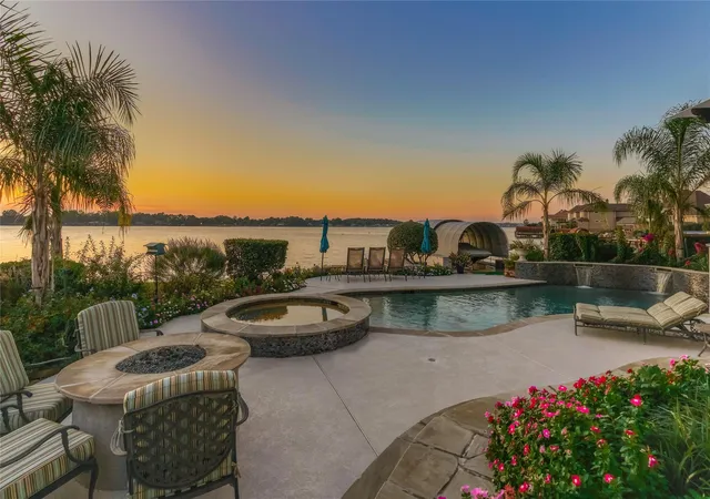 Photo 3 of Single family home for sale at 9943 Pebble View Ct, Conroe, TX 77304 | MLS# 68809108 | Listing updated on 2026-10-04