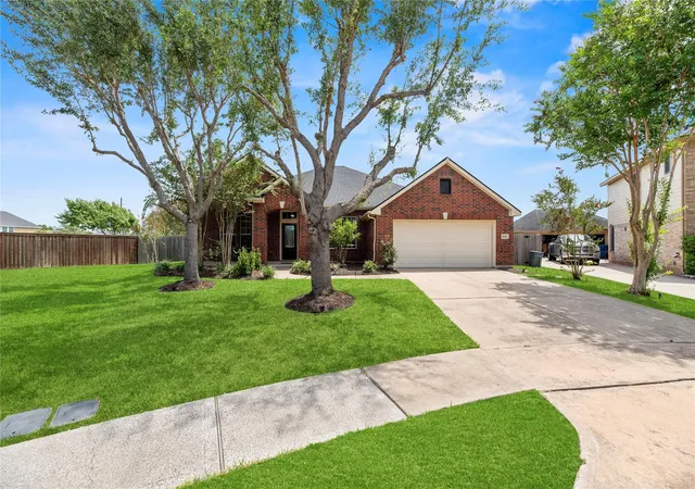 Photo 2 of Single family home for sale at 8931 Henrico Ln, Rosenberg, TX 77469 | MLS# 59880465 | Listing updated on 2026-10-08