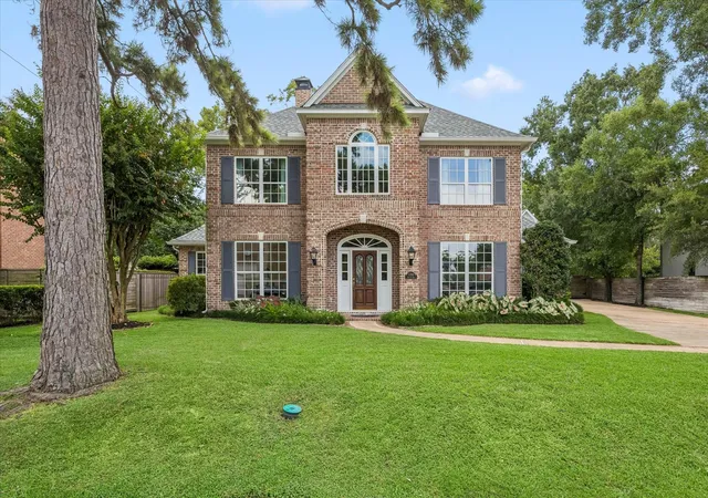 Photo 2 of Single family home for sale at 11705 Joan Of Arc Dr, Houston, TX 77024 | MLS# 28872756 | Listing updated on 2026-09-09