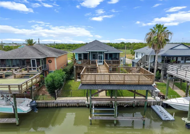 Photo 2 of Sale Pending at 1227 23rd Street, Dickinson, TX 77539 | MLS# 85216308 | Listing updated on 2026-09-17
