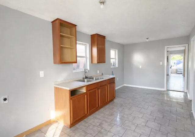 Photo 3 of Single family home for sale at 2919 Staples St, Houston, TX 77026 | MLS# 97713585 | Listing updated on 2026-09-13