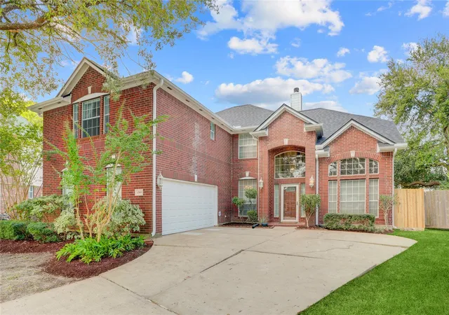 Photo 2 of Single family home for sale at 1505 Maple Leaf Ct, Pearland, TX 77581 | MLS# 17211761 | Listing updated on 2026-09-02