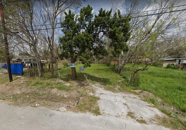 Photo 1 of Land for sale at 3707 Courtney St, Houston, TX 77026 | MLS# 42222621 | Listing updated on 2026-09-14