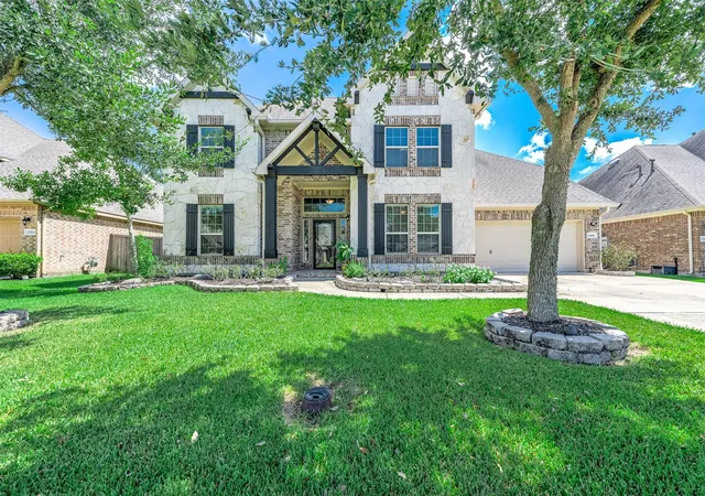 Photo 2 of Single family home for sale at 2326 Ashley Fls Ln, League City, TX 77573 | MLS# 74850326 | Listing updated on 2026-09-11