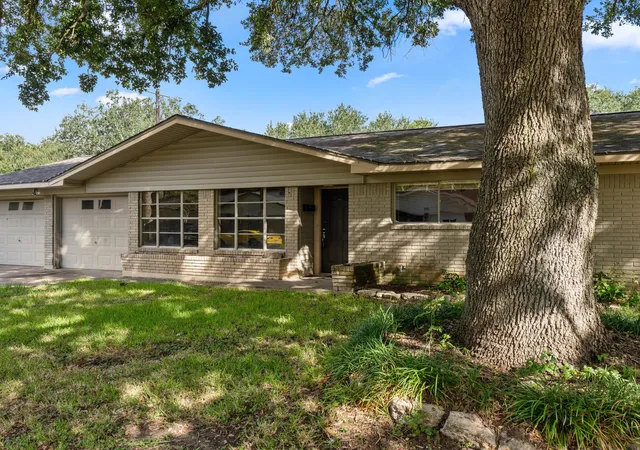 Photo 3 of Single family home for sale at 2909 La Vista Ave, Bay City, TX 77414 | MLS# 93614216 | Listing updated on 2026-09-17