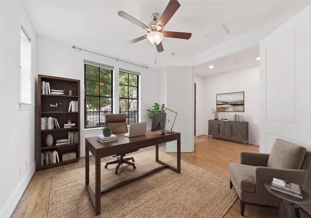 Photo 2 of Townhouse for sale at 2702 Cortlandt St, Houston, TX 77008 | MLS# 27411531 | Listing updated on 2026-09-26