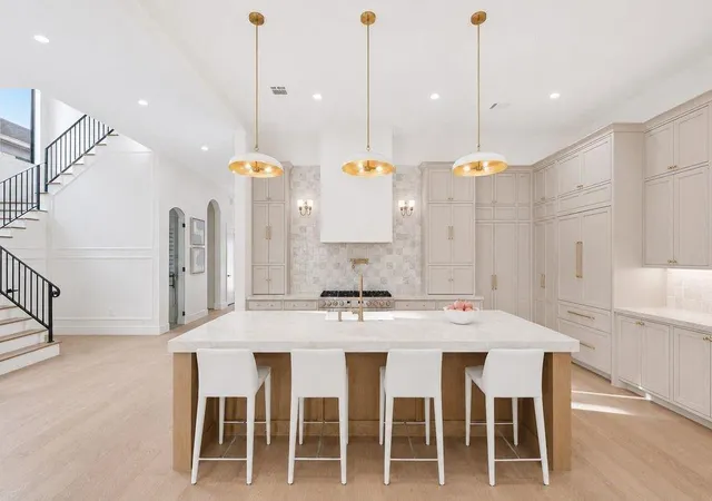 Photo 2 of Single family home for sale at 2325 Wroxton Rd, Houston, TX 77005 | MLS# 2350118 | Listing updated on 2026-10-04