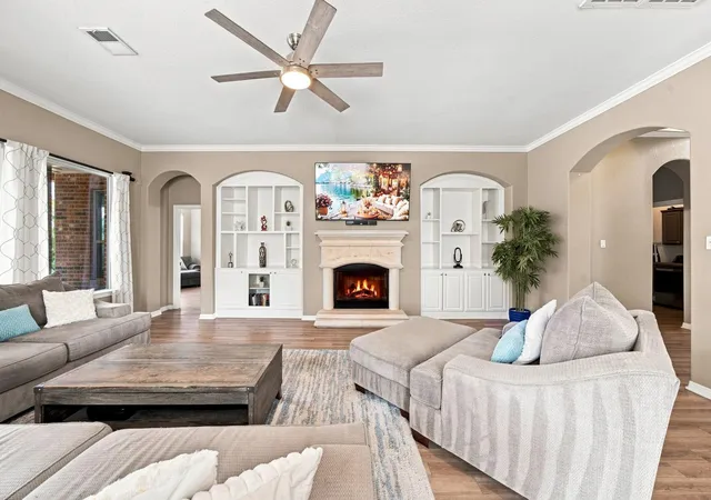 Photo 4 of Single family home for sale at 8734 Stowe Crk Ln, Missouri City, TX 77459 | MLS# 17402919 | Listing updated on 2026-09-16