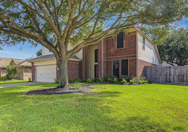 Photo 2 of Single family home for sale at 11102 Pizzito Ln, Houston, TX 77065 | MLS# 11227730 | Listing updated on 2026-09-11