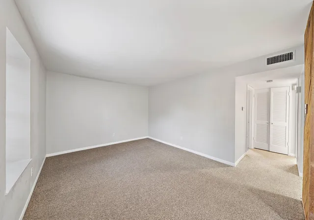 Listing Photo 4 - Condo for sale in building located at 9009 Gaylord St, Houston, TX 77024 - Unit #36