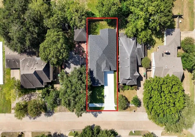 Photo 3 of Single family home for sale at 4027 Black Locust Dr, Houston, TX 77088 | MLS# 9982718 | Listing updated on 2026-09-24