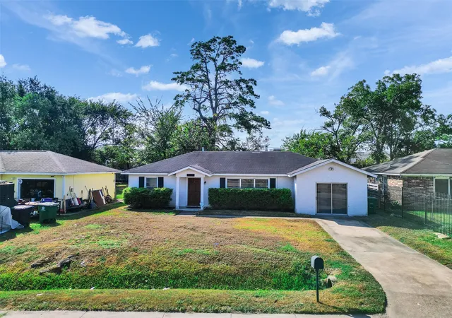 Photo 1 of Single family home for sale at 6942 Peyton St, Houston, TX 77028 | MLS# 98702192 | Listing updated on 2026-09-23