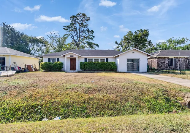 Photo 2 of Single family home for sale at 6942 Peyton St, Houston, TX 77028 | MLS# 98702192 | Listing updated on 2026-09-23