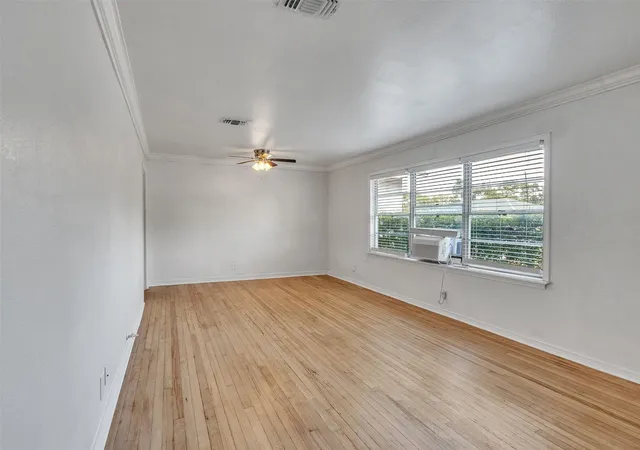 Photo 3 of Single family home for sale at 6942 Peyton St, Houston, TX 77028 | MLS# 98702192 | Listing updated on 2026-09-23
