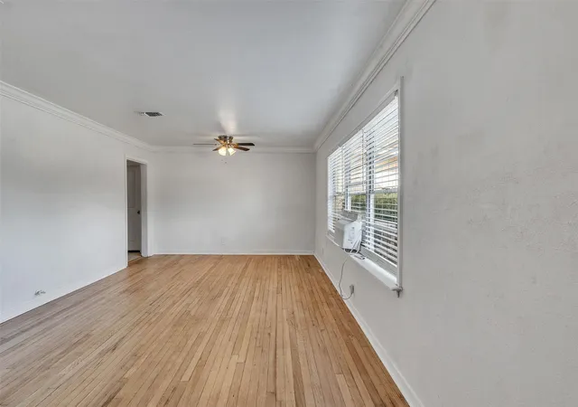 Photo 4 of Single family home for sale at 6942 Peyton St, Houston, TX 77028 | MLS# 98702192 | Listing updated on 2026-09-23
