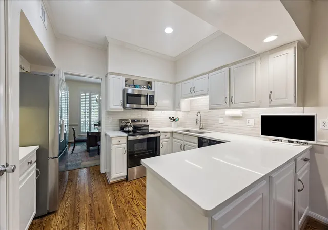 Photo 4 of Condo for sale at 2400 N Braeswood Blvd #225, Houston, TX 77030 | MLS# 69402492 | Listing updated on 2026-09-21