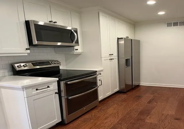 Photo 3 of Condo for sale at 7575 Katy Fwy #111, Houston, TX 77024 | MLS# 28675562 | Listing updated on 2026-09-15