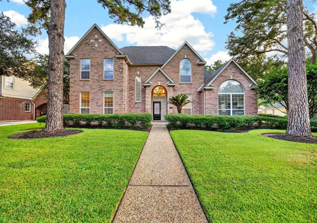 Photo 4 of Single family home for sale at 19602 Laurel Park Ln, Houston, TX 77094 | MLS# 40453954 | Listing updated on 2026-09-13
