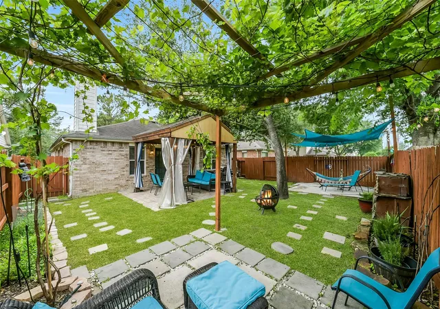 Photo 2 of Single family home for sale at 17118 Shadow Ledge Dr, Houston, TX 77095 | MLS# 91102954 | Listing updated on 2026-09-09