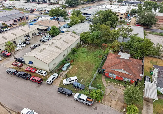Photo 2 of Land for sale at 8930 Bellflower St, Houston, TX 77063 | MLS# 15957837 | Listing updated on 2026-09-15