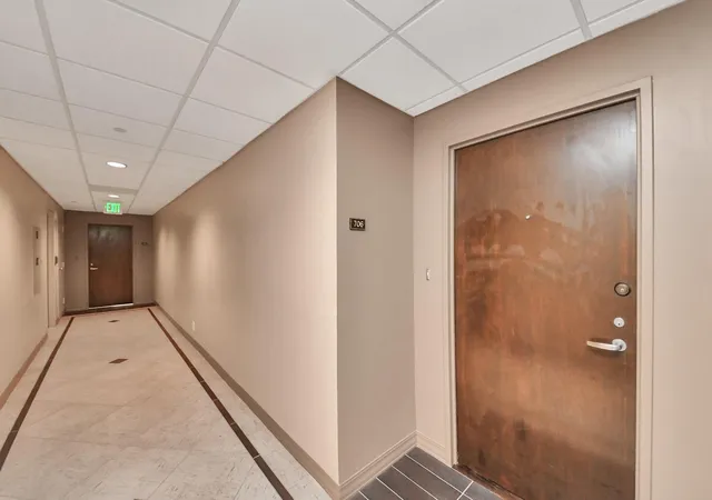 Photo 1 of Condo for sale at 1111 Bering Dr #706, Houston, TX 77057 | MLS# 76250547 | Listing updated on 2026-09-08