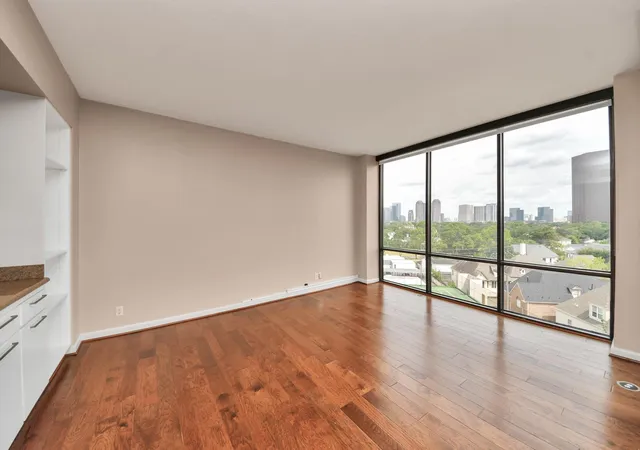 Photo 4 of Condo for sale at 1111 Bering Dr #706, Houston, TX 77057 | MLS# 76250547 | Listing updated on 2026-09-08