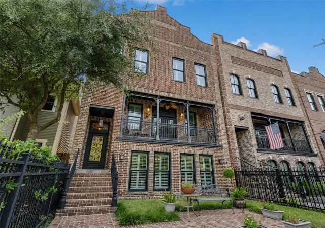 Photo 1 of Single family home for sale at 1341 Heights Blvd, Houston, TX 77008 | MLS# 74455216 | Listing updated on 2026-09-16