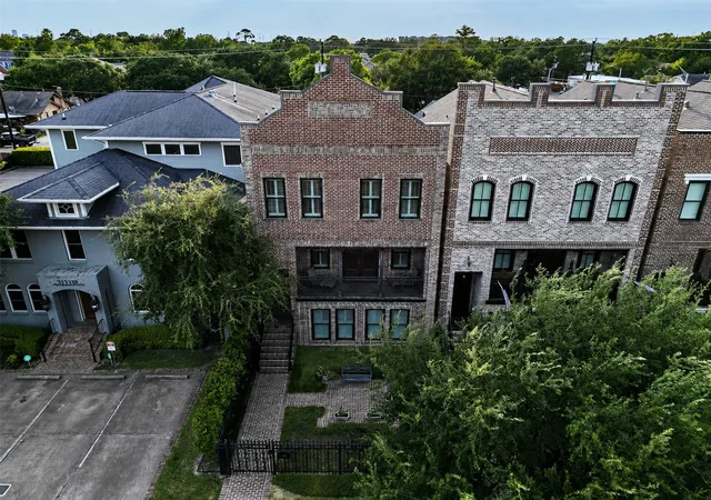 Photo 3 of Single family home for sale at 1341 Heights Blvd, Houston, TX 77008 | MLS# 74455216 | Listing updated on 2026-09-16