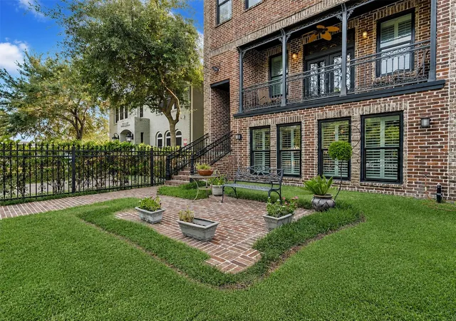 Photo 4 of Single family home for sale at 1341 Heights Blvd, Houston, TX 77008 | MLS# 74455216 | Listing updated on 2026-09-16