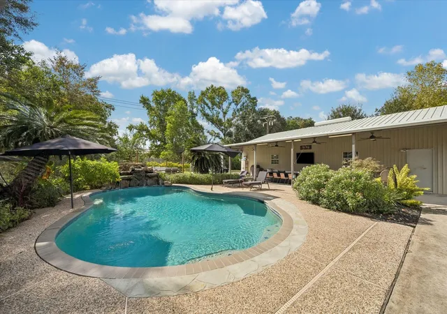 Photo 2 of Single family home for sale at 12806 Britt Rd, Pearland, TX 77581 | MLS# 50524917 | Listing updated on 2026-09-21