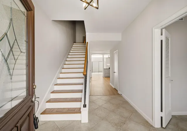 Photo 2 of Townhouse for sale at 1746 S Gessner, Houston, TX 77063 | MLS# 83054152 | Listing updated on 2026-09-02