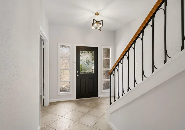 Photo 3 of Townhouse for sale at 1746 S Gessner, Houston, TX 77063 | MLS# 83054152 | Listing updated on 2026-09-02