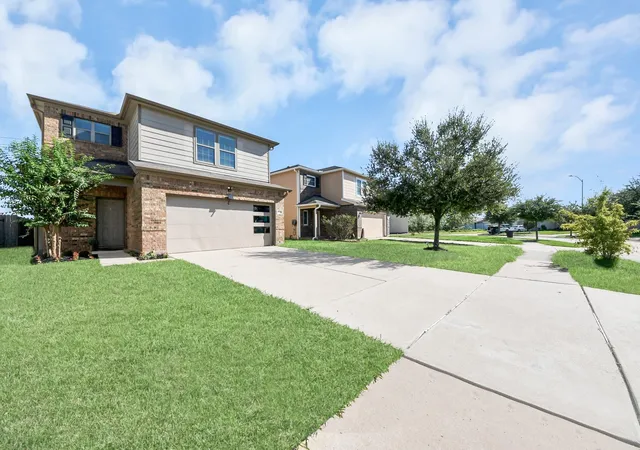 Photo 3 of Single family home for sale at 1723 Ramsay Way, Houston, TX 77051 | MLS# 98495100 | Listing updated on 2026-09-23