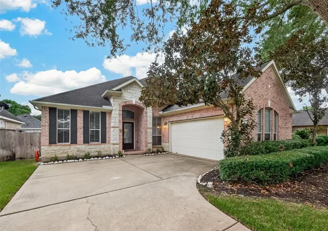 Photo 1 of Single family home for sale at 3315 Long Briar Ln, Sugar Land, TX 77498 | MLS# 10485689 | Listing updated on 2026-10-03
