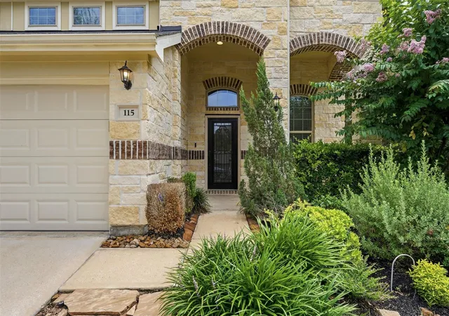 Photo 2 of Sale Pending at 115 Red Eagle Ct, Montgomery, TX 77316 | MLS# 69134572 | Listing updated on 2026-09-10