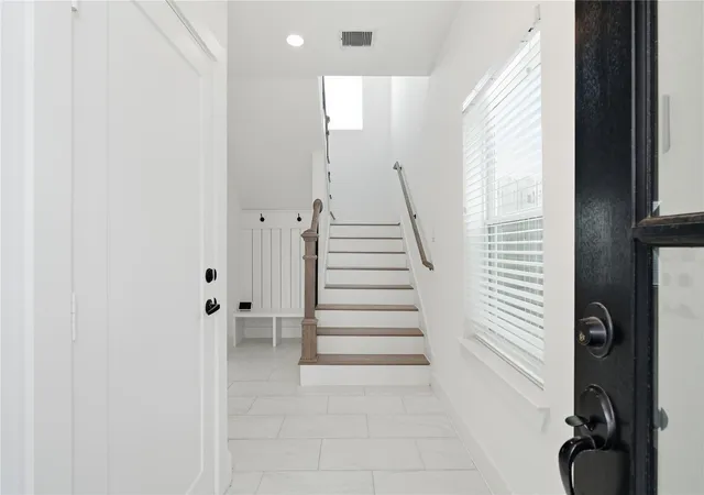 Photo 2 of Single family home for sale at 712 W Donovan St #C, Houston, TX 77091 | MLS# 54493664 | Listing updated on 2026-09-13