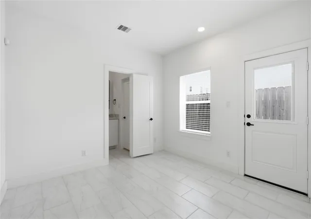Photo 3 of Single family home for sale at 712 W Donovan St #C, Houston, TX 77091 | MLS# 54493664 | Listing updated on 2026-09-13