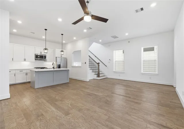 Photo 4 of Single family home for sale at 712 W Donovan St #C, Houston, TX 77091 | MLS# 54493664 | Listing updated on 2026-09-13