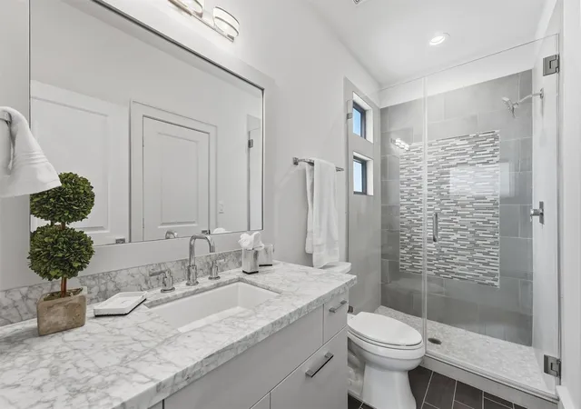 Photo 4 of Single family home for sale at 5497 Lampasas, Houston, TX 77056 | MLS# 85047898 | Listing updated on 2026-09-19