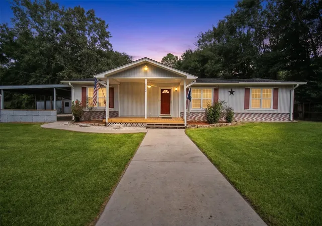 Single family home for sale at 112 Lone Pine Dr, Huffman, TX 77336 | MLS# 56220057