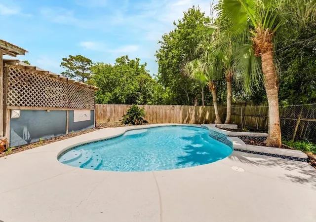 Photo 3 of Single family home for sale at 519 Fairfield St, La Porte, TX 77571 | MLS# 69356463 | Listing updated on 2026-09-11