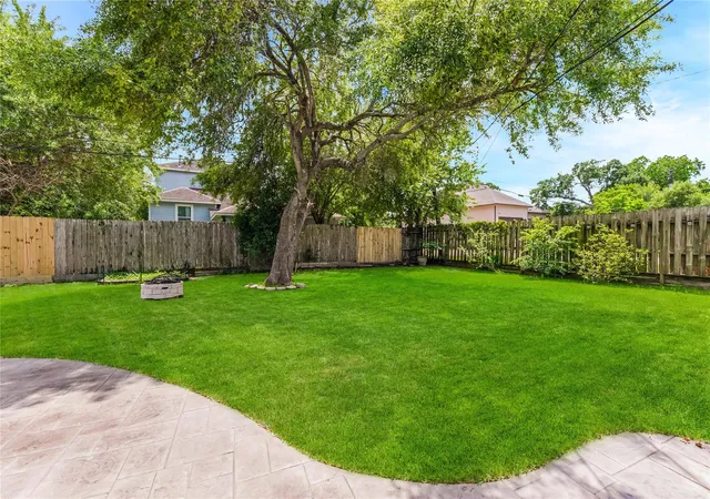 Photo 3 of Single family home for sale at 519 Fairfield St, La Porte, TX 77571 | MLS# 69356463 | Listing updated on 2026-09-11