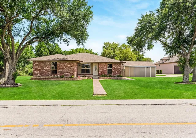 Photo 4 of Single family home for sale at 519 Fairfield St, La Porte, TX 77571 | MLS# 69356463 | Listing updated on 2026-09-11