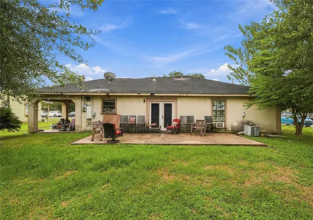 Photo 2 of Single family home for sale at 11005 Wiggins St, Houston, TX 77029 | MLS# 49436043 | Listing updated on 2026-10-09