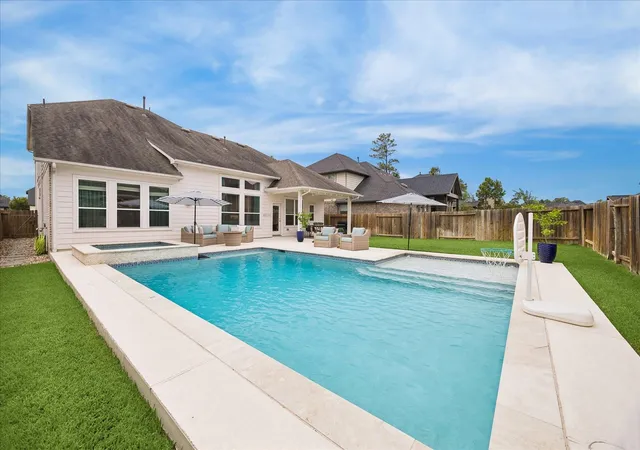 Photo 2 of Single family home for sale at 32111 Aspen Grv Ct, Spring, TX 77386 | MLS# 37559774 | Listing updated on 2026-09-18